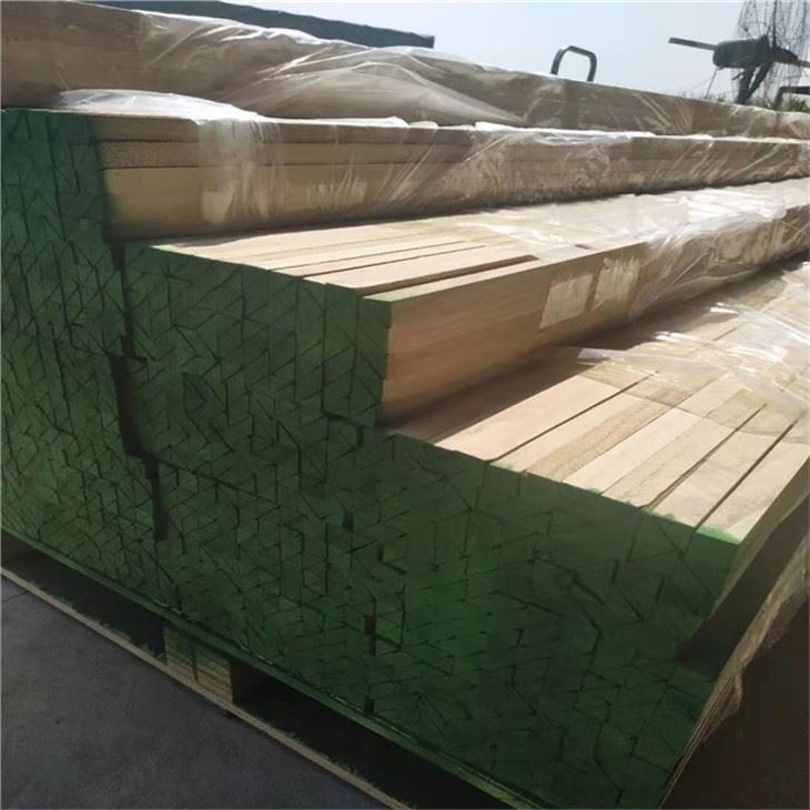 Betondreiecke aus Paulownia-Holz