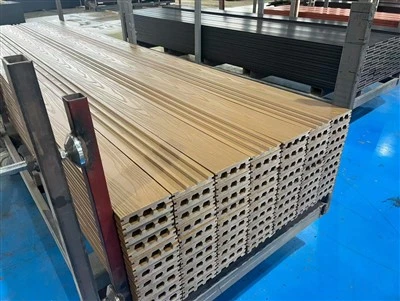 Coextrudierte WPC-Texturplatte